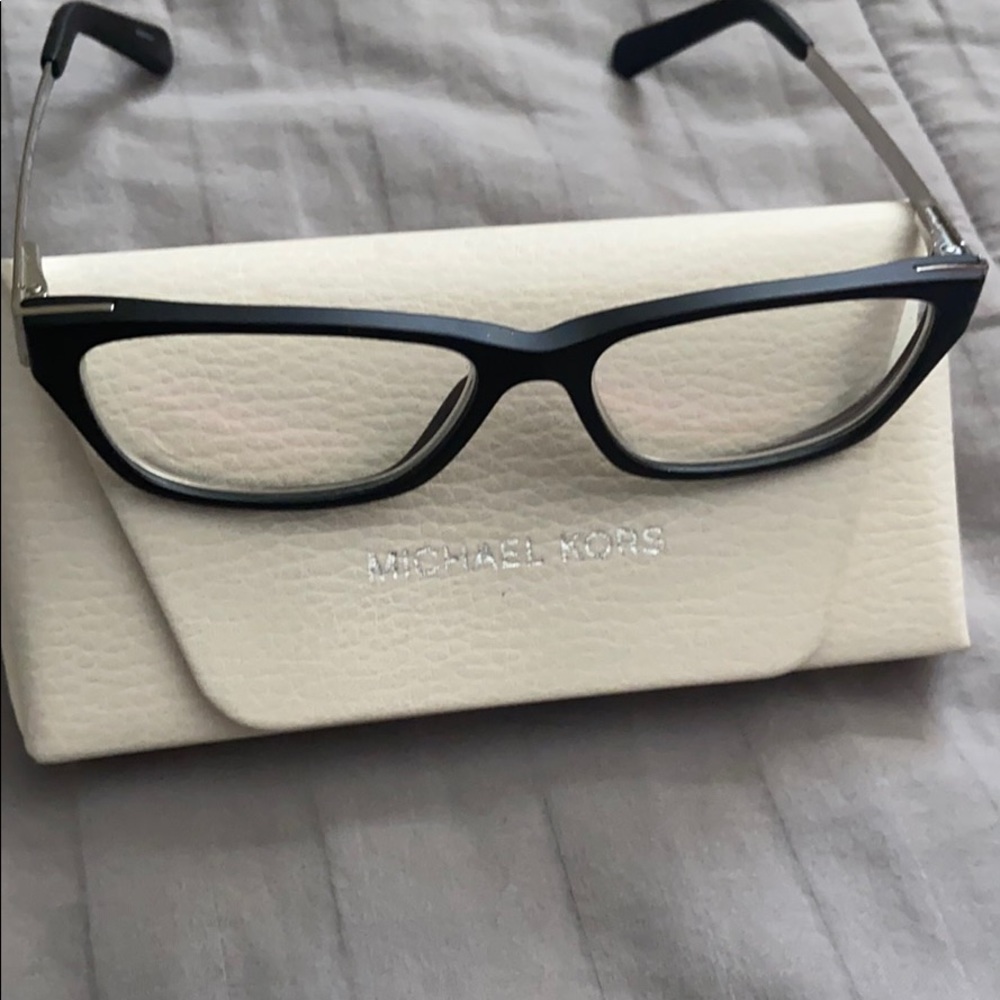 MK frames with case - Picture 1 of 2